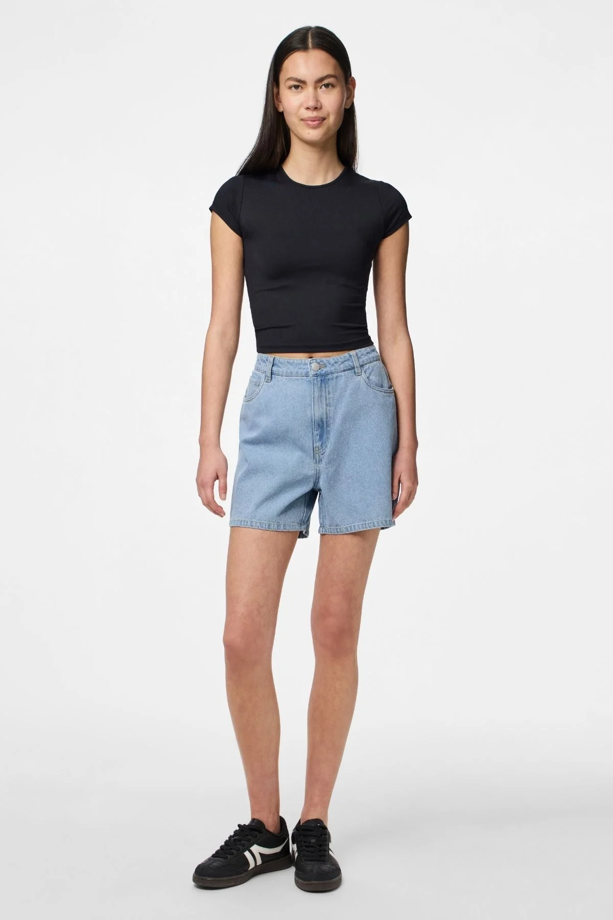 Abbi Shorts - Hellblauer Denim - Image 3