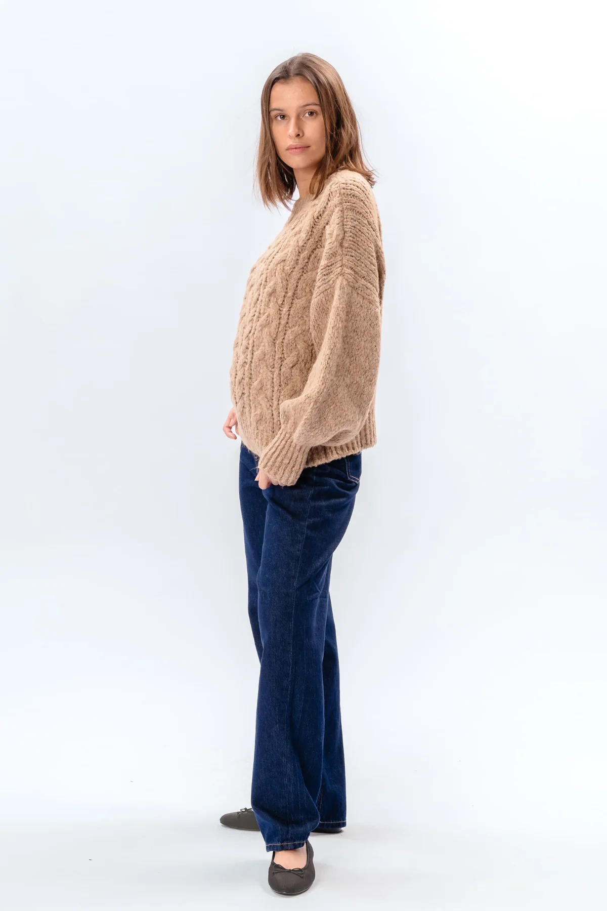 Emma Zopfmuster – Beige - Image 4