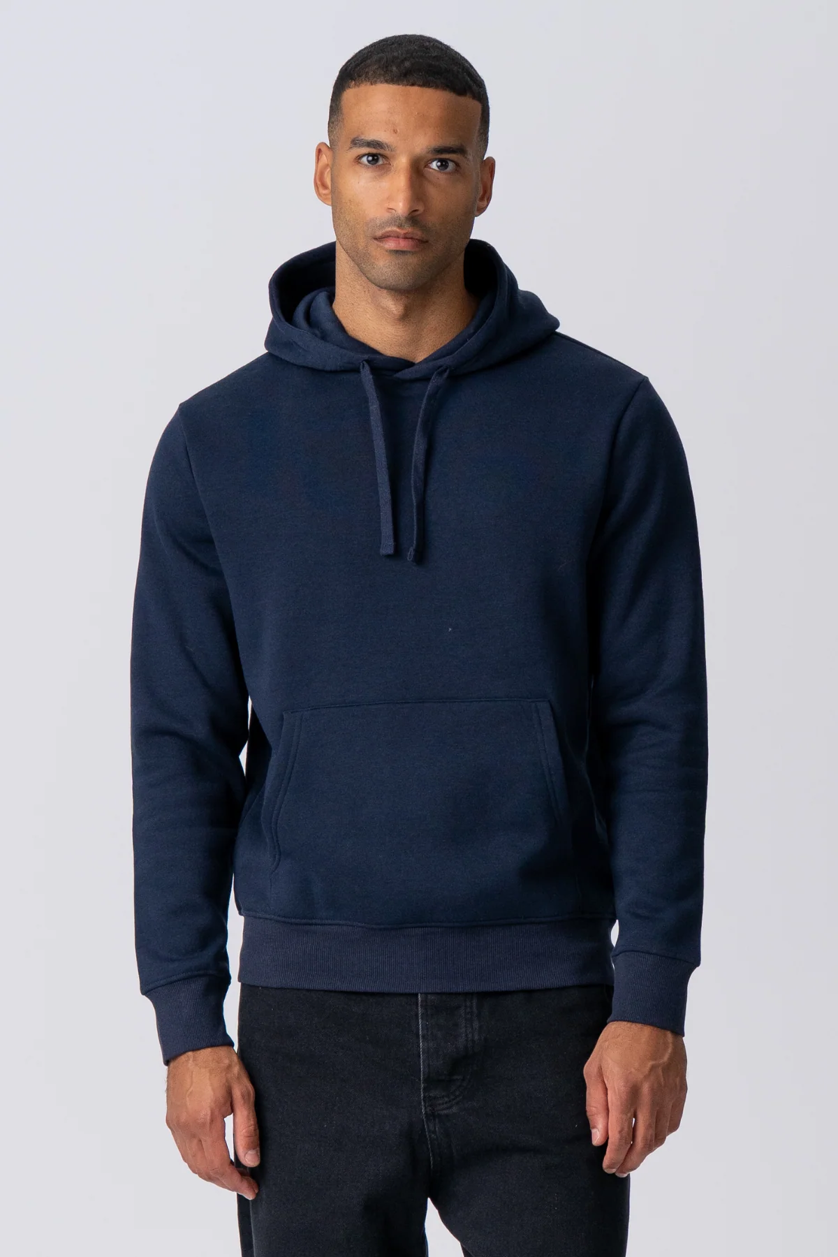 Essential Kapuzenpullover – Marineblau - Image 4