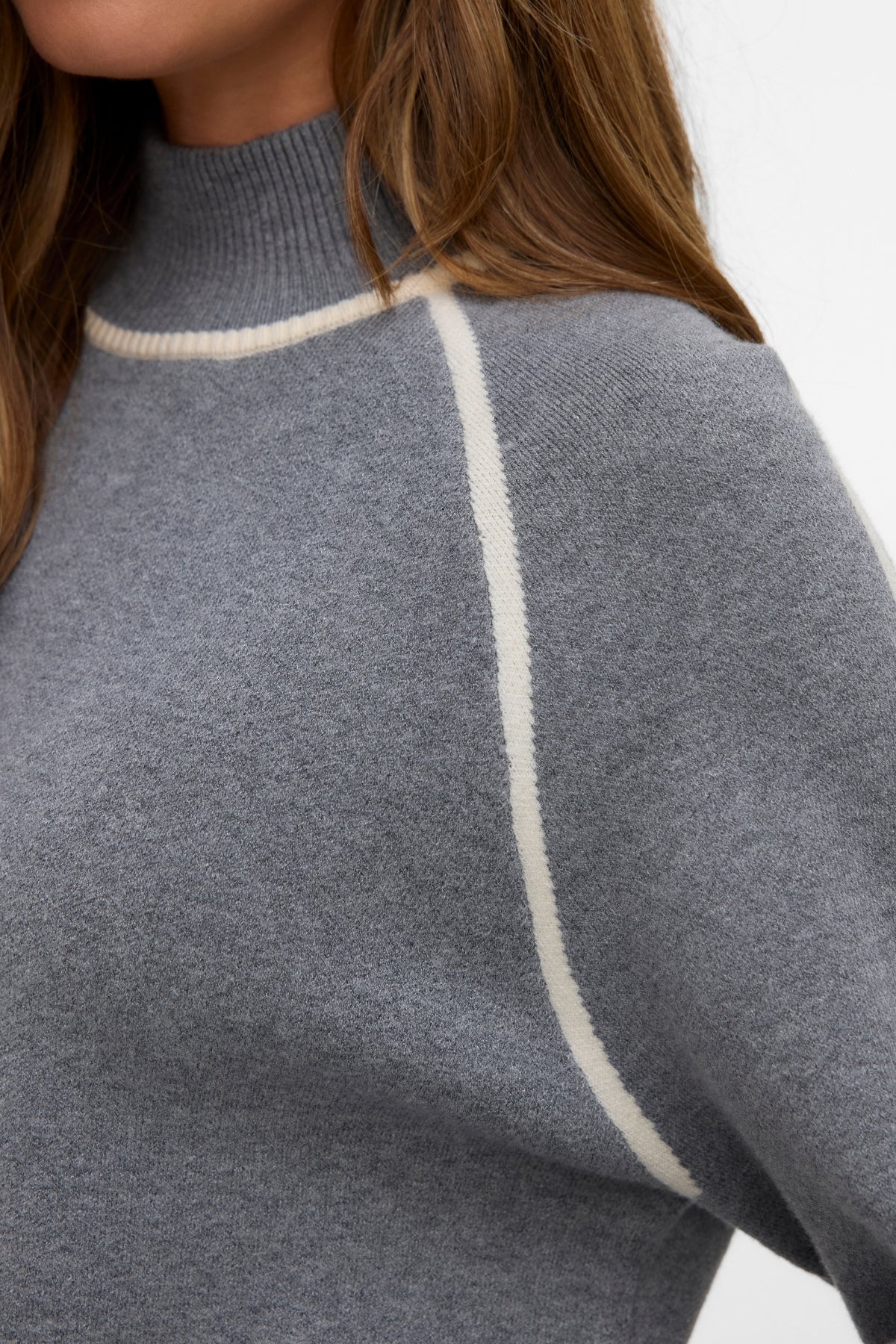 Goldener Highneck-Pullover – Mittelgrau mit Birke - Image 3