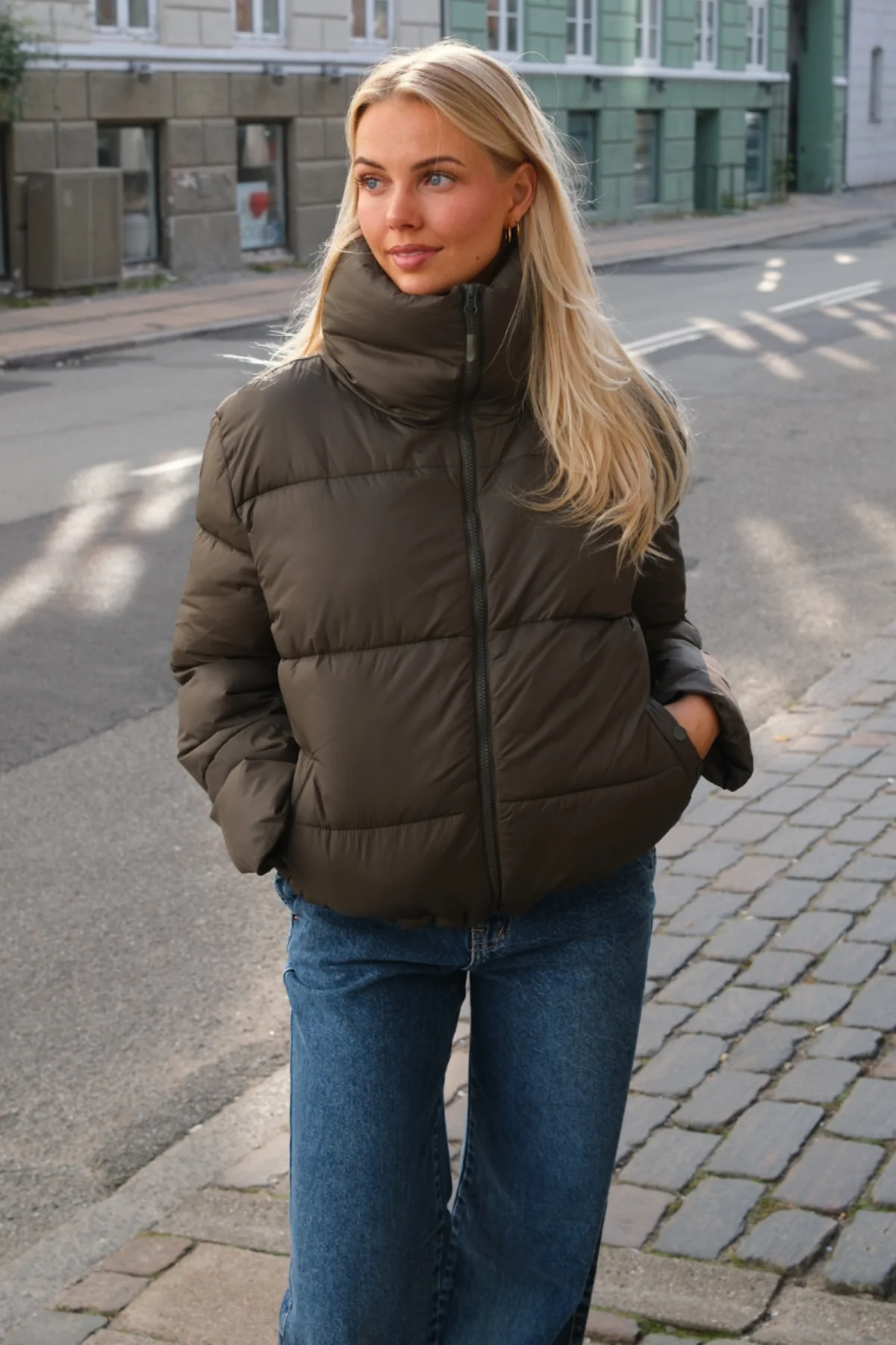 Kurzpufferjacke - Olive - Image 7