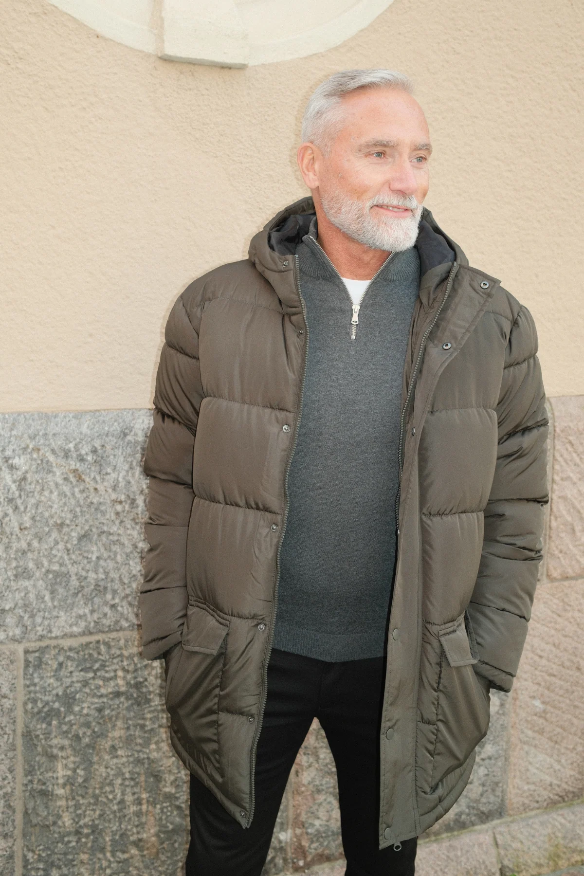Lange Pufferjacke - Olive - Image 4