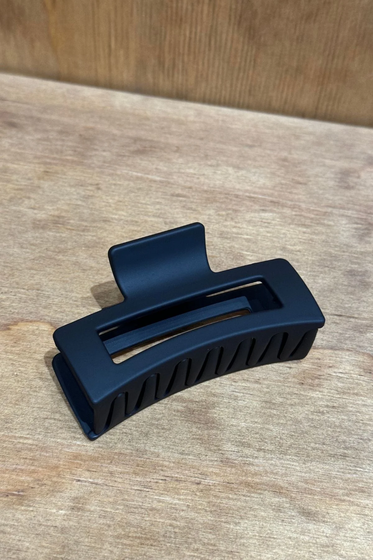 Luna Hair Clip - Matt Black - Image 2