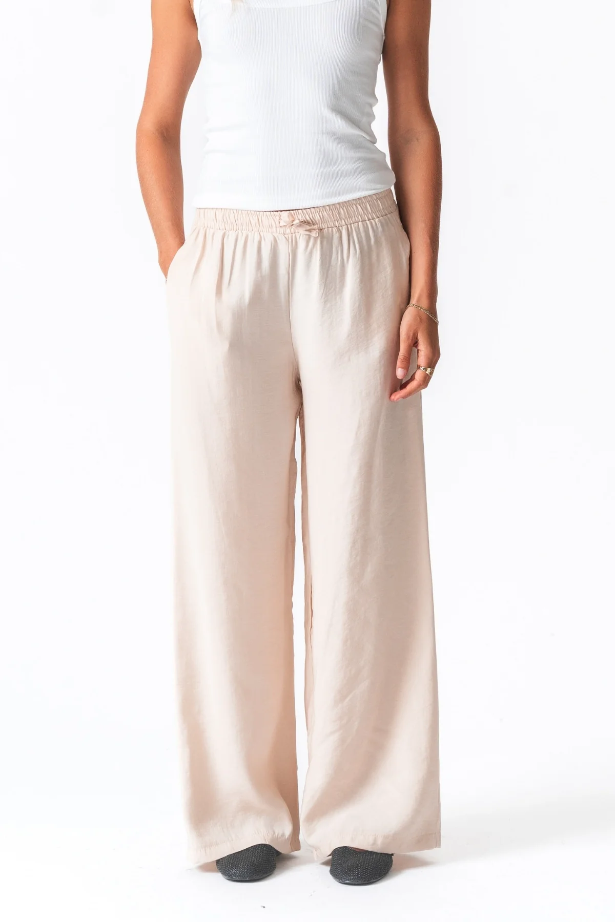 Mia Pants + Mia Shirt (Beige) - Paketangebot - Image 5