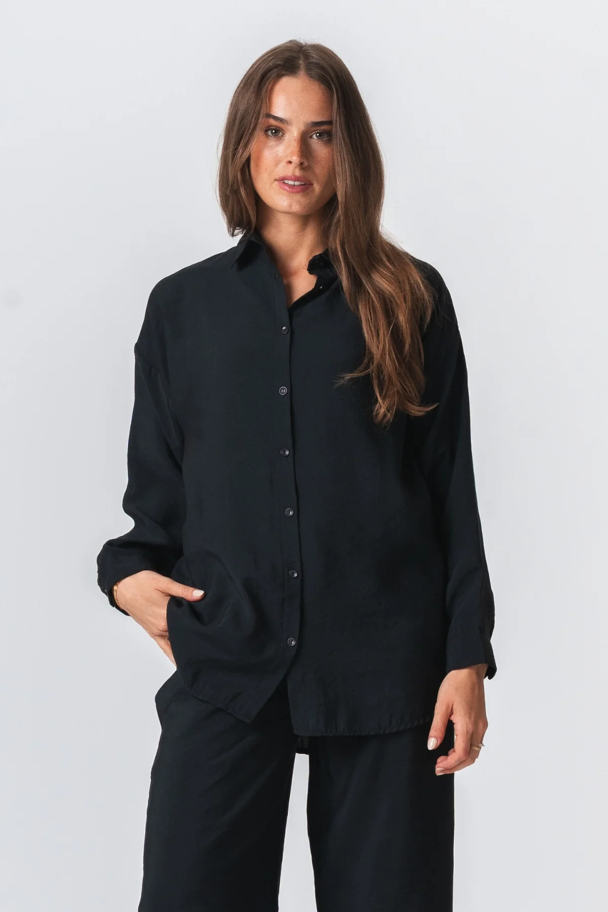 Mia Pants + Mia -Shirt (schwarz) - Paketangebot - Image 3