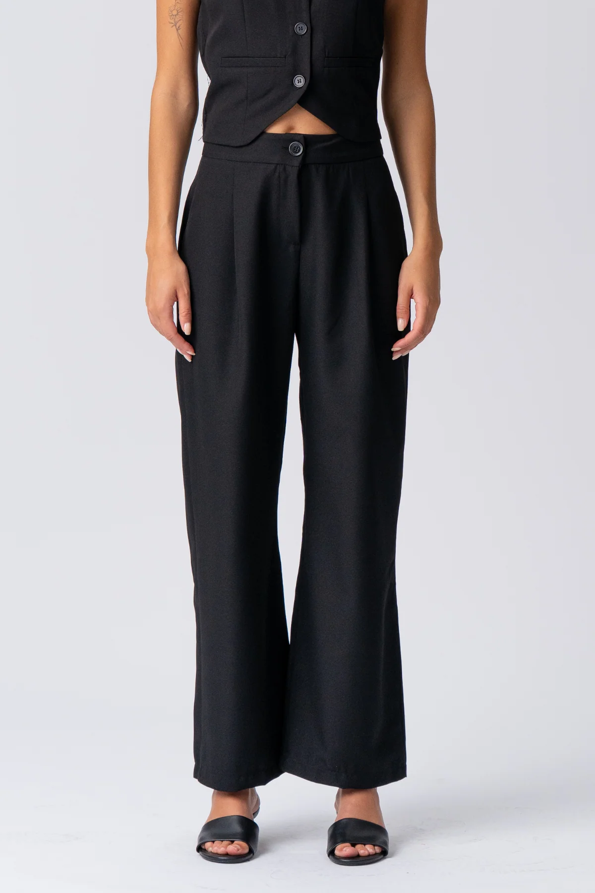 Natalie Vest und Pants (Schwarz) - Paketangebot - Image 5