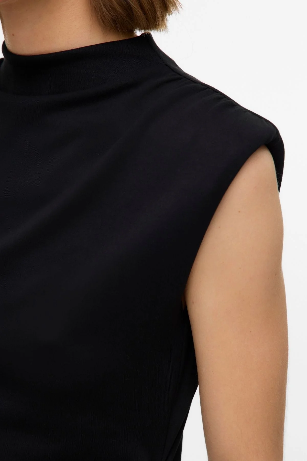 Nelli High Neck Short Dress - Schwarz - Image 3