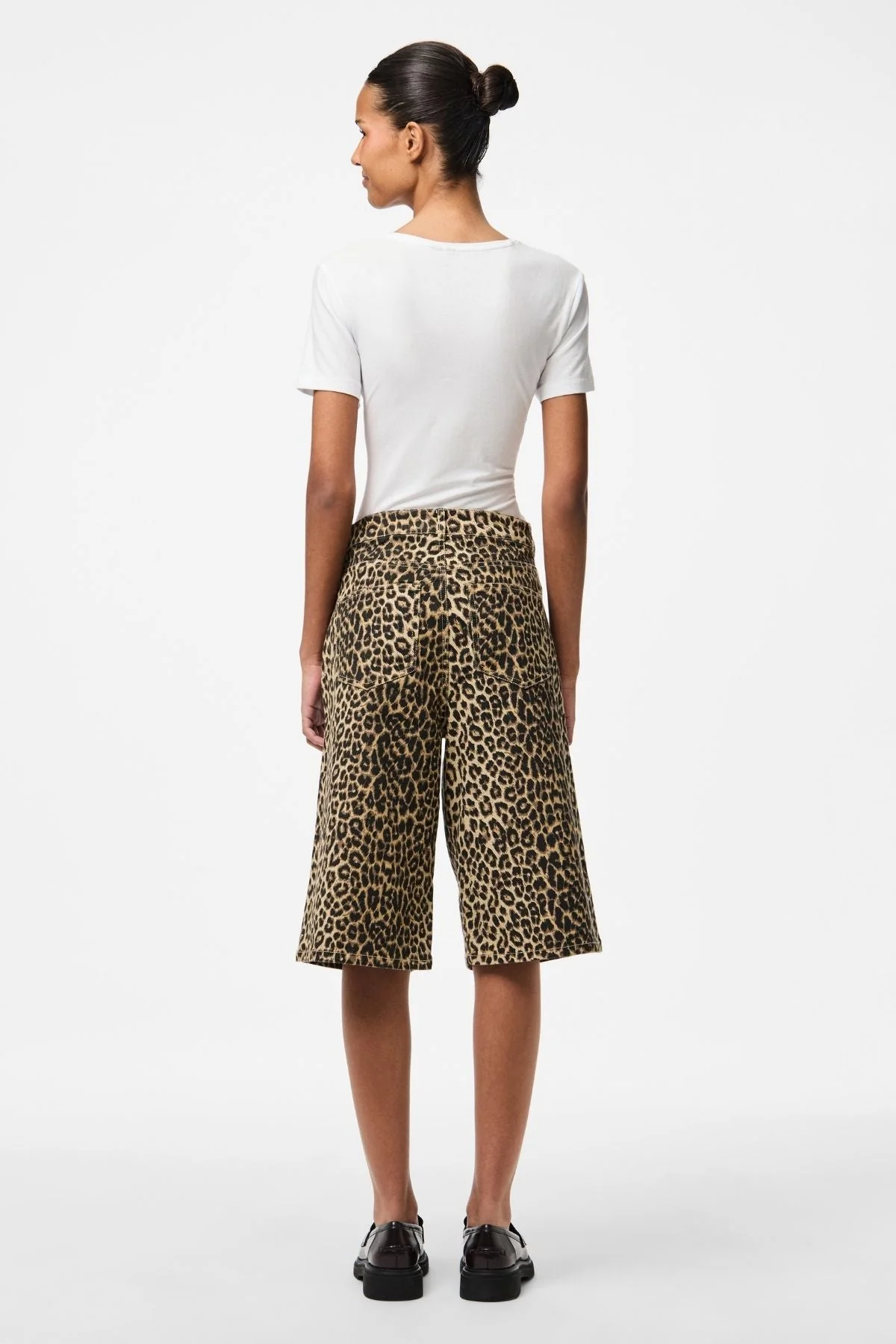 Salume Wide Jeans Shorts - Weißer Pfeffer -Leo - Image 3