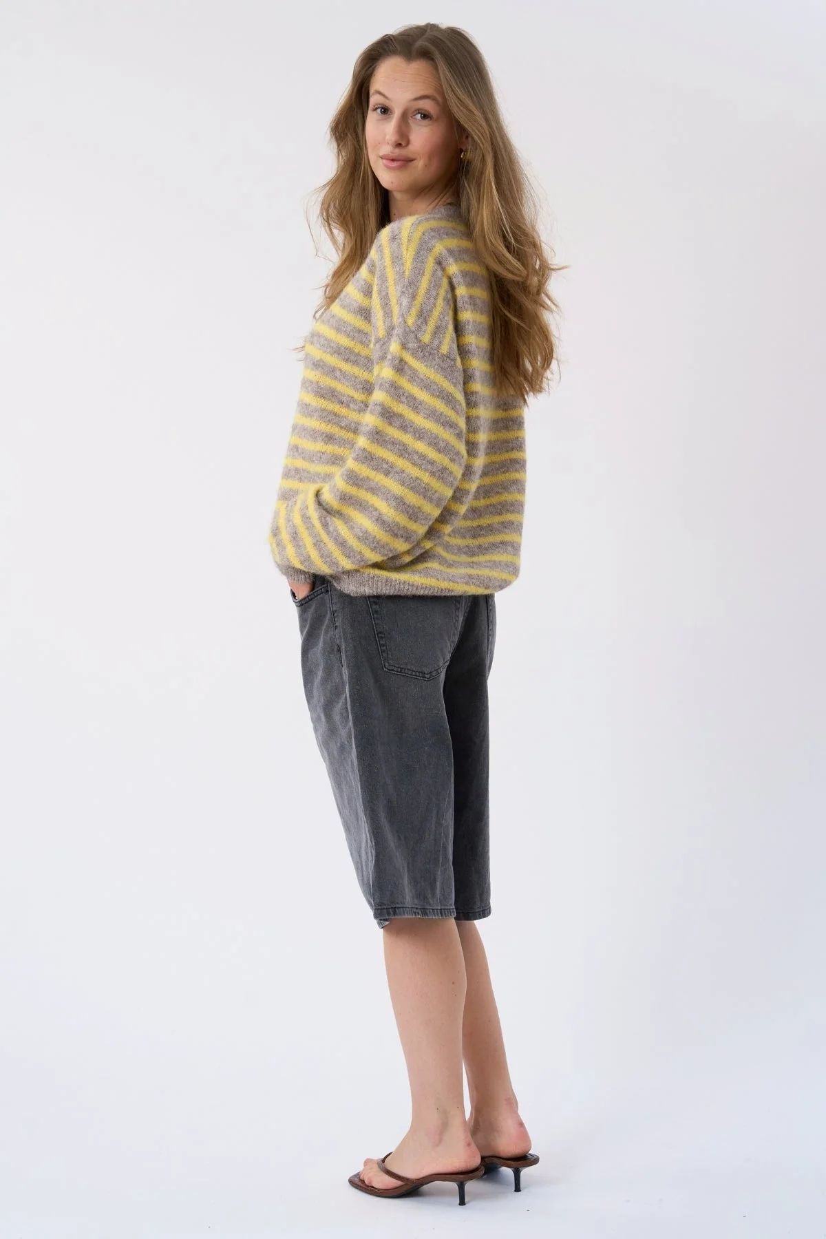Sienna gestreifter Strick – Beige/Gelb - Image 3