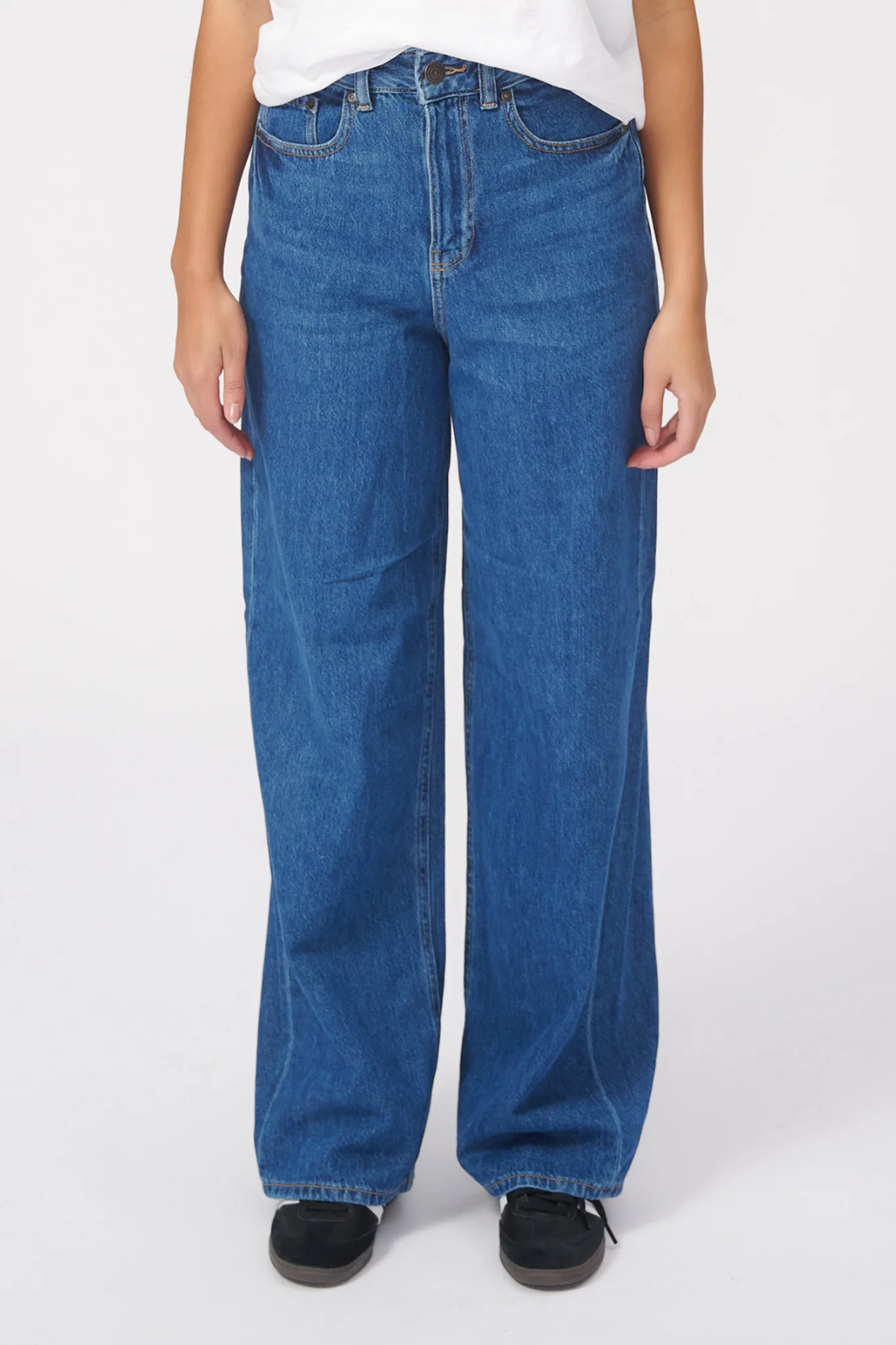 The Original Performance Breite Jeans - mittelblauer Denim - Image 7