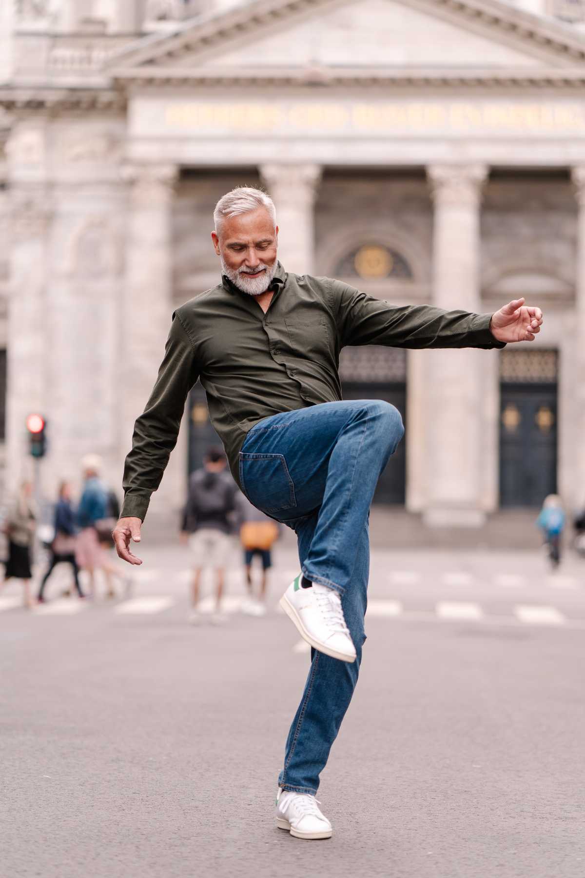 The Original Performance Jeans (Regular) - Mittelblauer Denim - Image 5