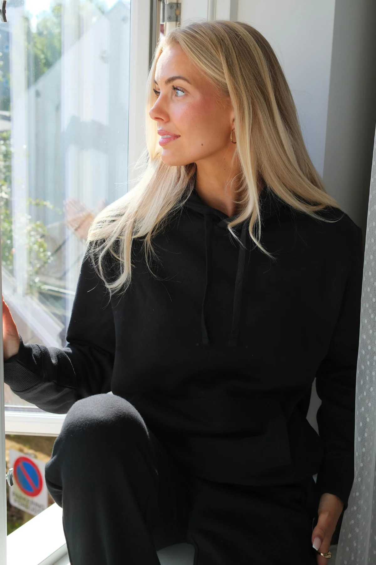 Unverzichtbares Kapuzen-Sweatset für Damen - Schwarz - Image 4